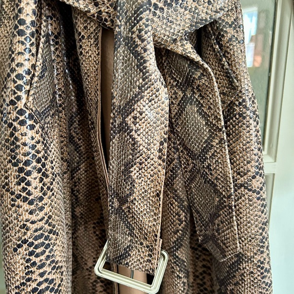 Solitaire faux snakeskin tan belted shimmer open jacket size M - Picture 5 of 5